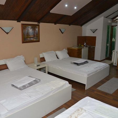 Lira Inn Nis Bagian luar foto