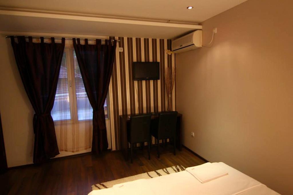 Lira Inn Nis Ruang foto