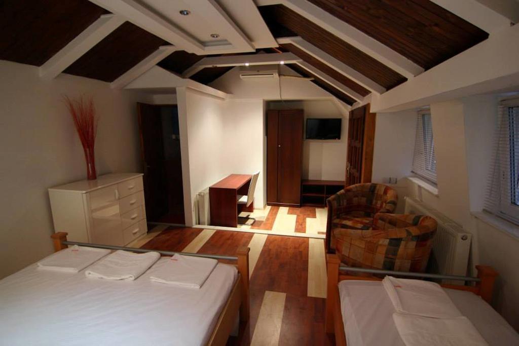 Lira Inn Nis Ruang foto