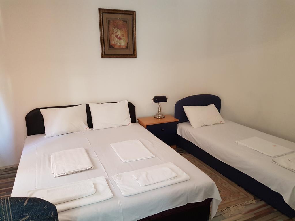 Lira Inn Nis Bagian luar foto