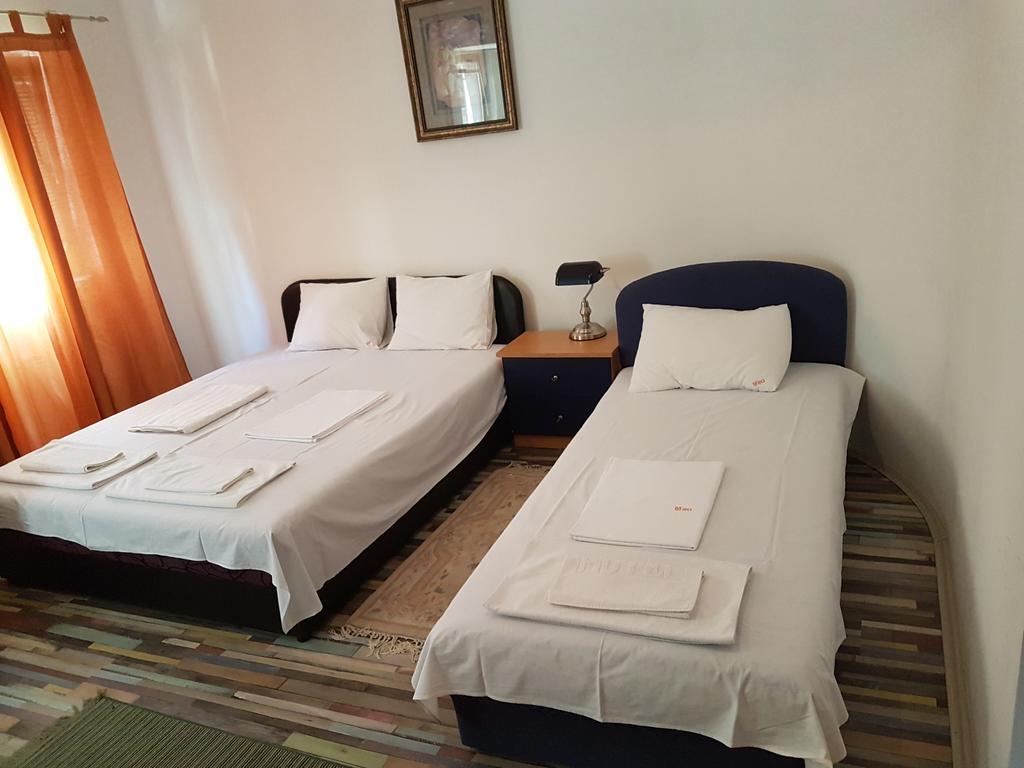 Lira Inn Nis Bagian luar foto