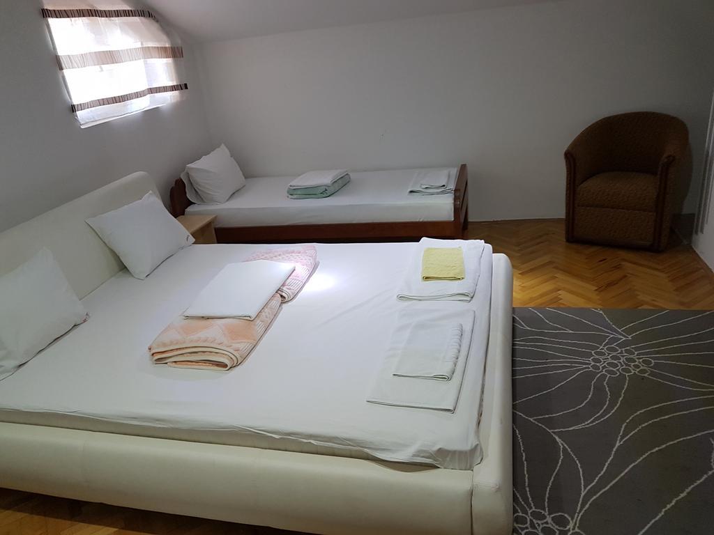 Lira Inn Nis Bagian luar foto