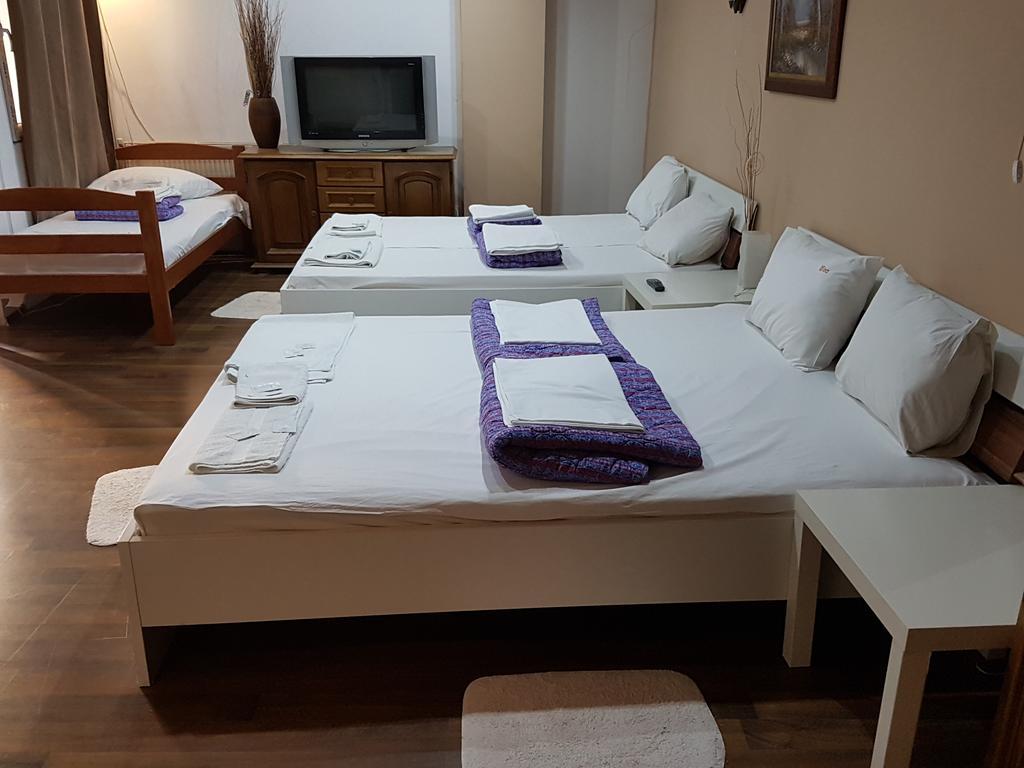 Lira Inn Nis Bagian luar foto
