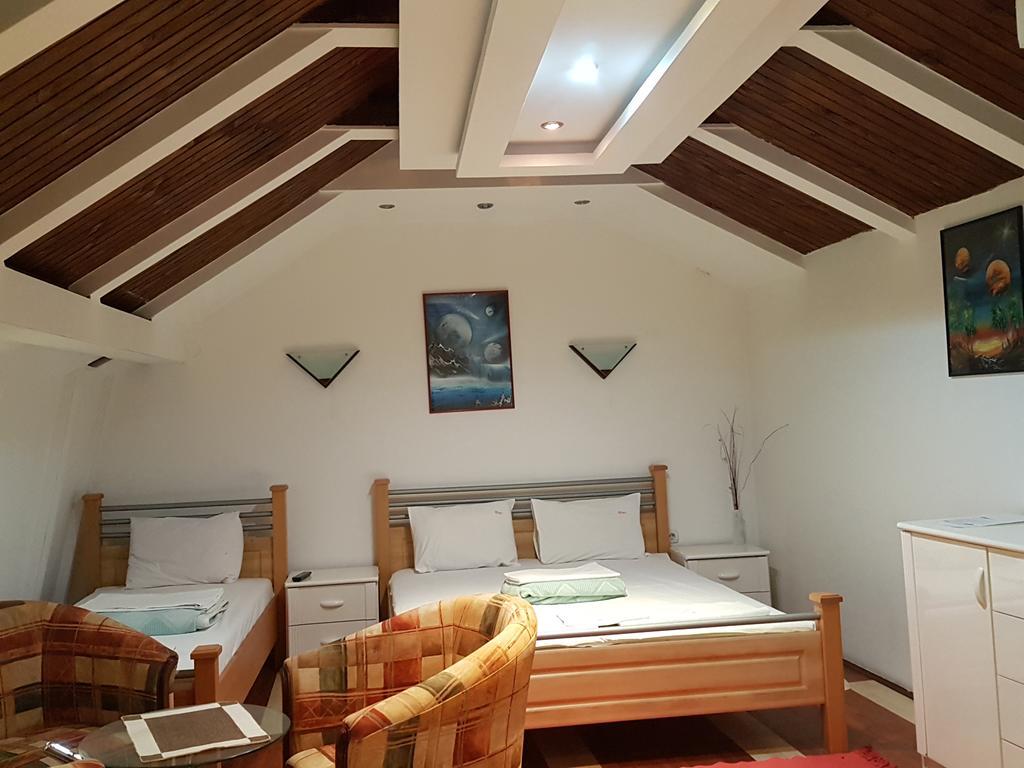 Lira Inn Nis Bagian luar foto
