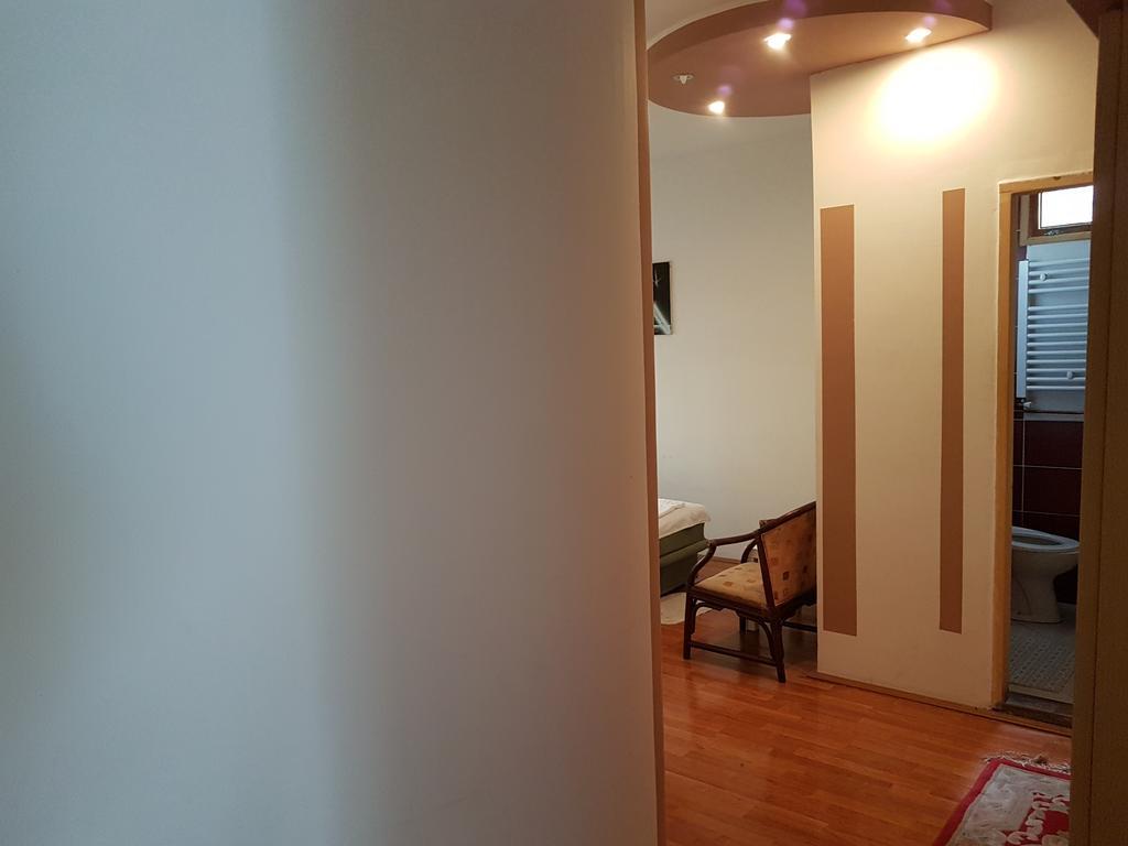 Lira Inn Nis Bagian luar foto