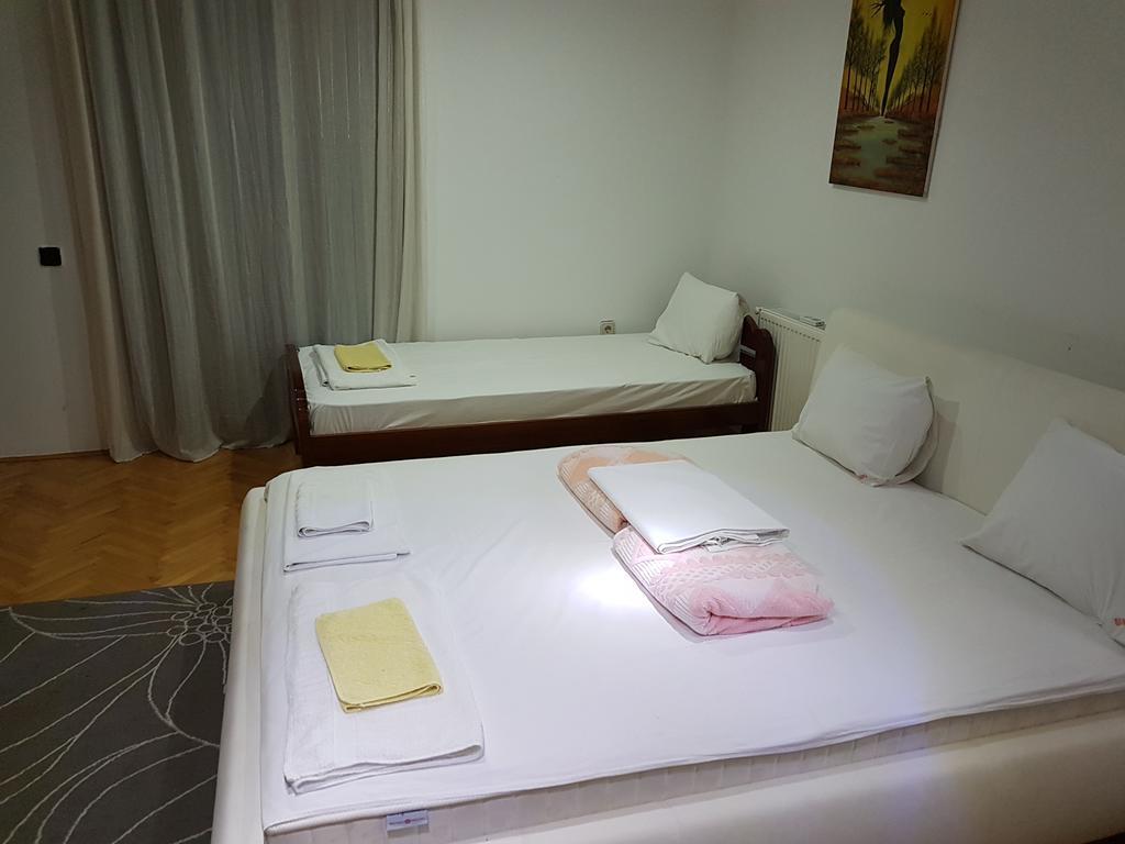 Lira Inn Nis Bagian luar foto