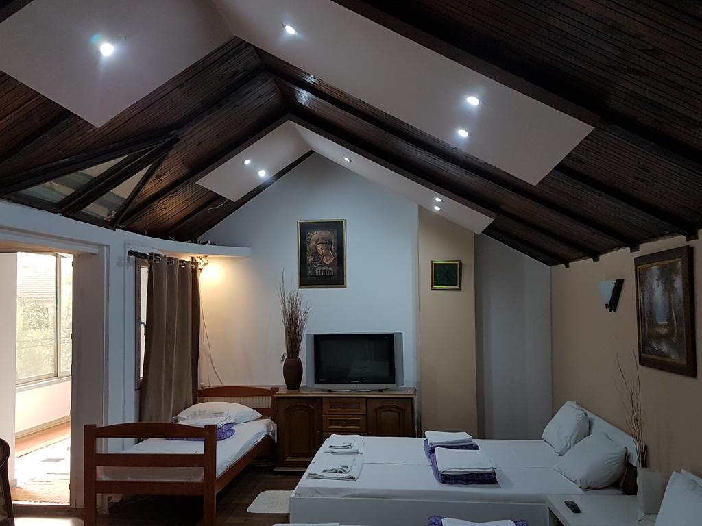 Lira Inn Nis Bagian luar foto