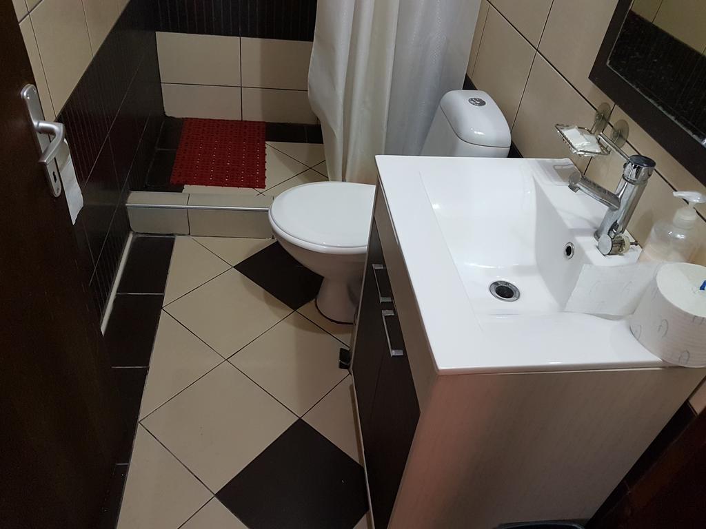Lira Inn Nis Bagian luar foto