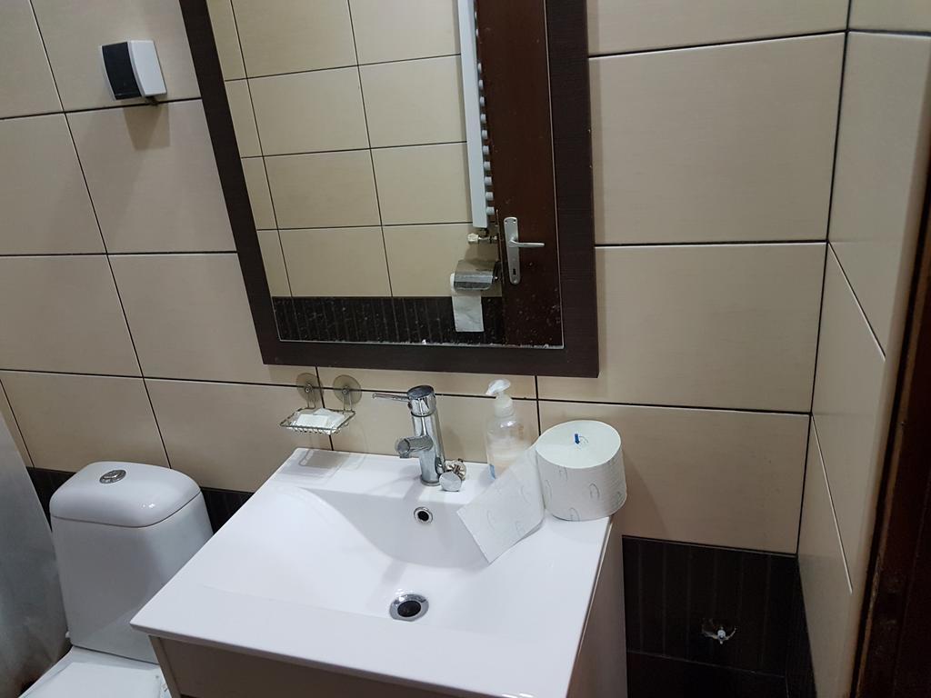 Lira Inn Nis Bagian luar foto