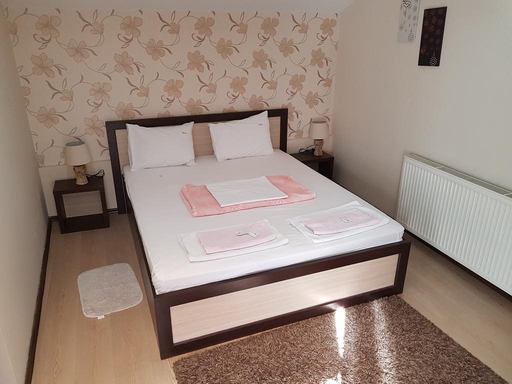 Lira Inn Nis Bagian luar foto