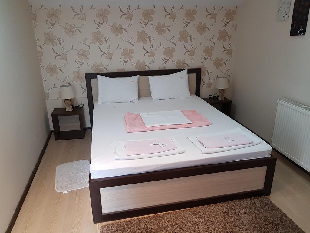 Lira Inn Nis Bagian luar foto