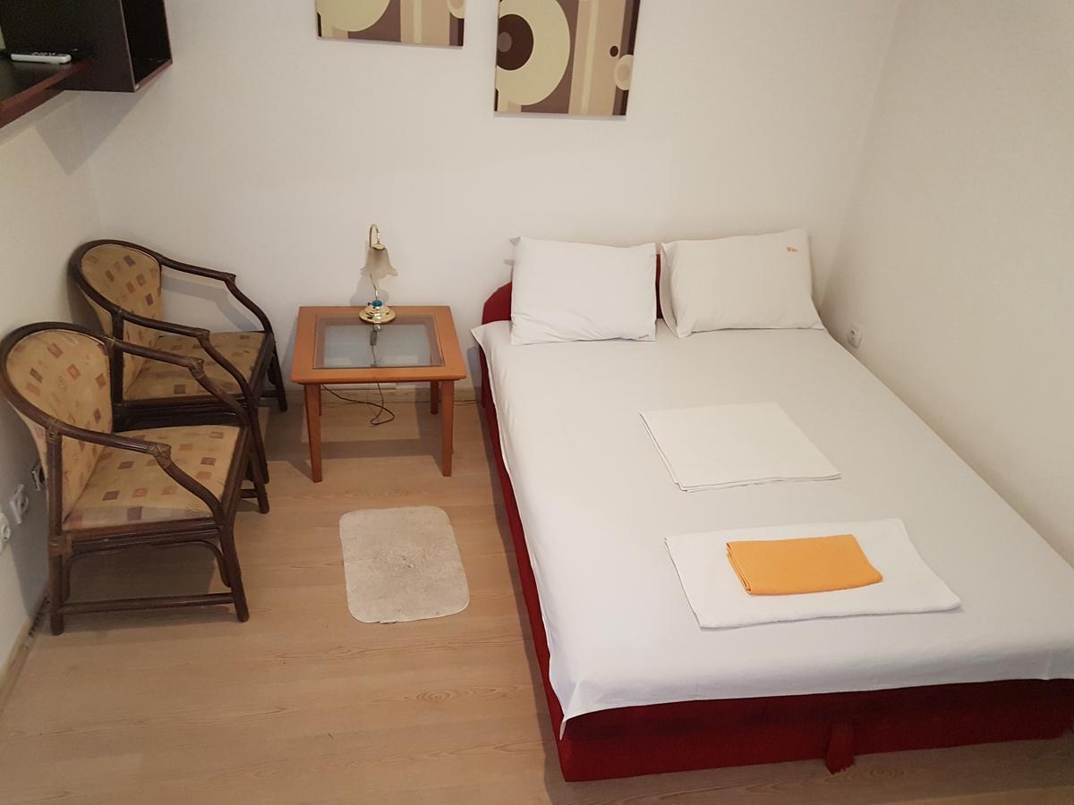 Lira Inn Nis Bagian luar foto