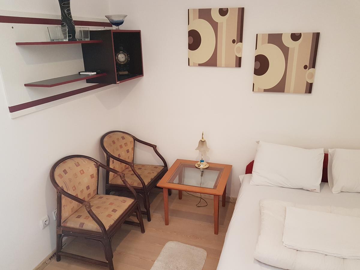 Lira Inn Nis Bagian luar foto