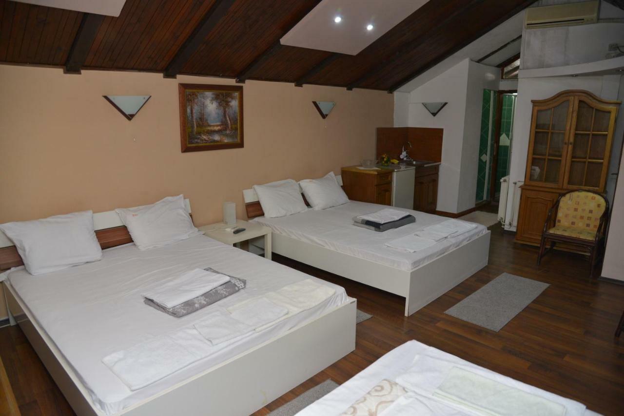Lira Inn Nis Bagian luar foto
