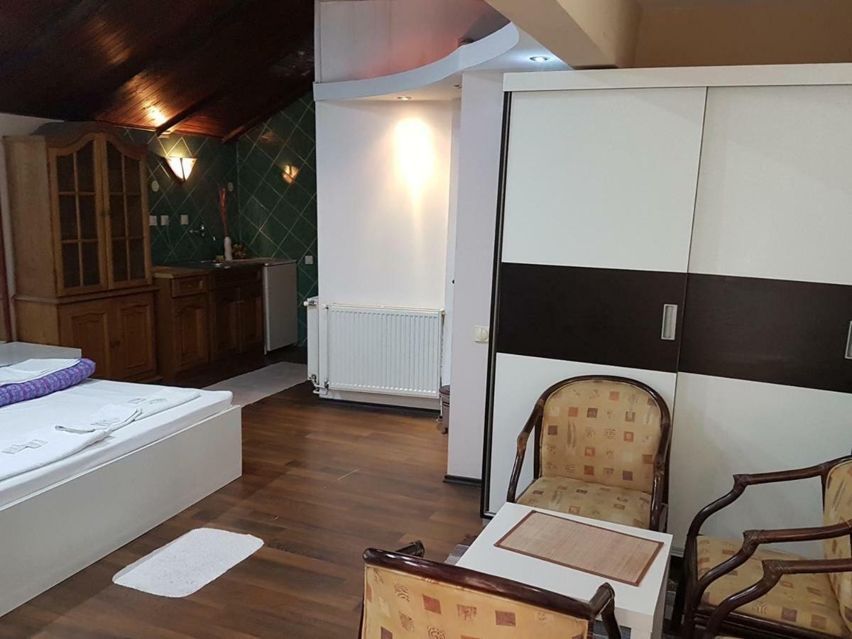 Lira Inn Nis Bagian luar foto