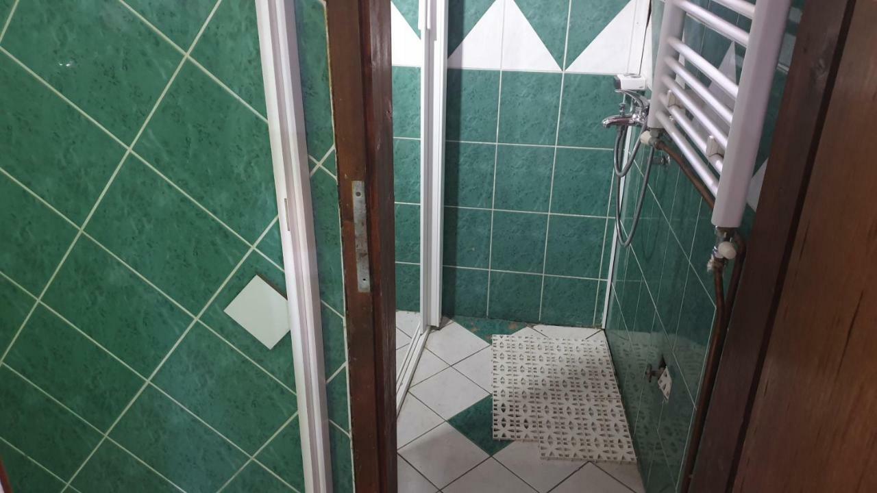 Lira Inn Nis Bagian luar foto